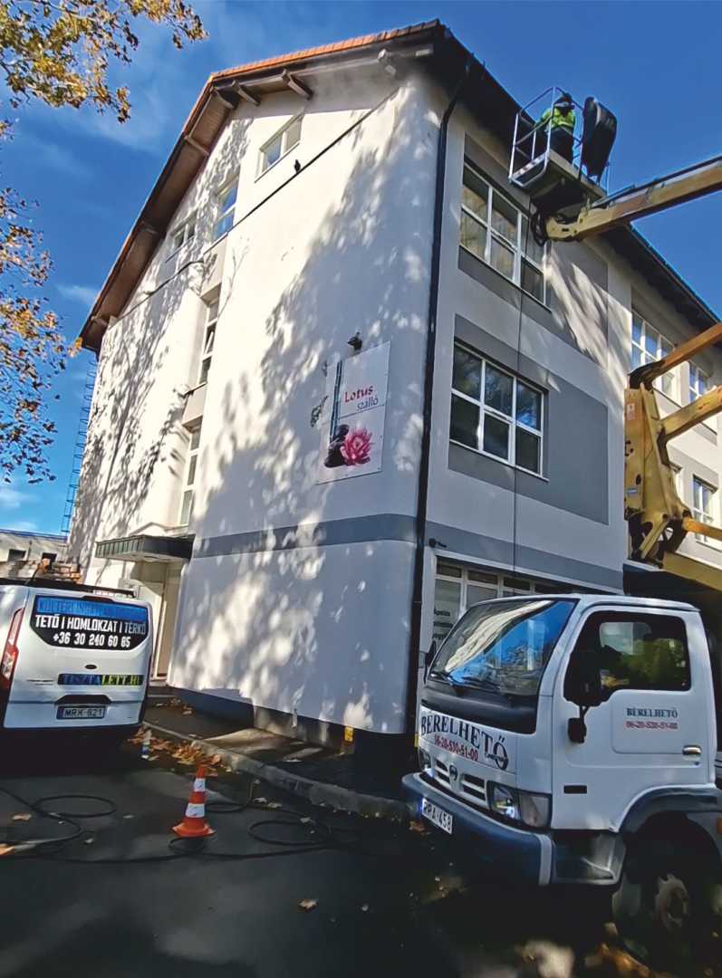 Homlokzatmosás Szegeden